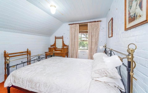 Azile 1875 Heritage Victorian Duplex - Accommodation Gladstone 5