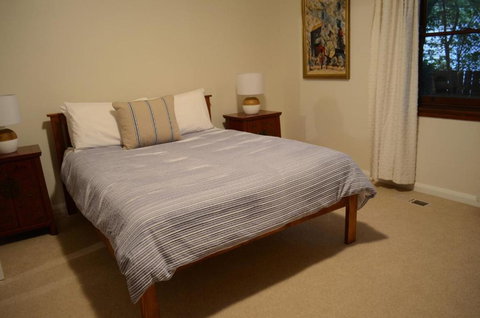 Coolamon On Marsh Armidale - Accommodation Gladstone 1