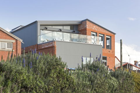 Novo Luxury Apartment - Accommodation Gladstone 1
