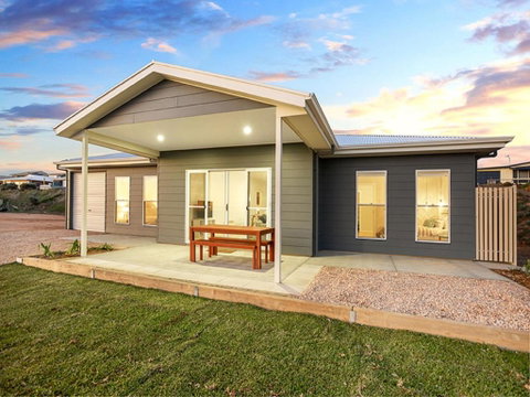 High Tide Wallaroo Beachfront Property Pet Friendly - Accommodation Gladstone 3