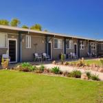 Getaway Villas Unit 38 2 1 Bedroom Self Contained Accommodation - Accommodation Gladstone 1