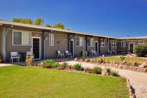 Getaway Villas Unit 38 3 1 Bedroom Self Contained Accommodation - Accommodation Gladstone 4
