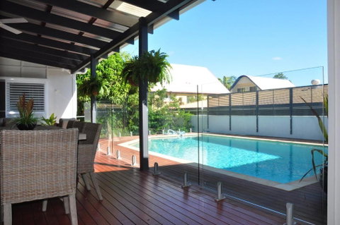10 Double Island Drive Modern Family Home Centrally Located Swimming Pool & Outdoor Area - Accommodation Gladstone 1