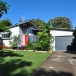 10 Double Island Drive Modern Family Home Centrally Located Swimming Pool & Outdoor Area - Accommodation Gladstone 0