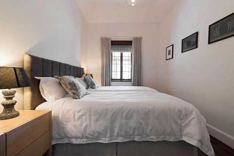 Jacobs Estate Cottage - Accommodation Gladstone 4