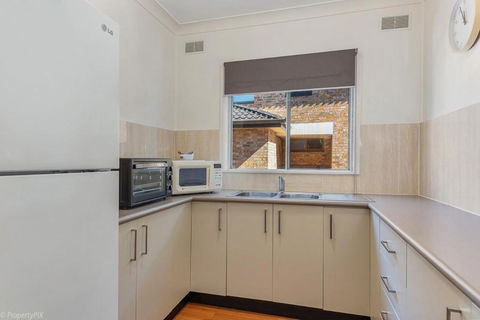 Jamaica Holiday Units - Accommodation Gladstone 4