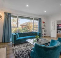 Alice wonderland in 4 beds house - Accommodation Gladstone