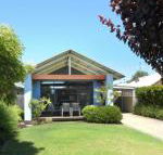 Quiet Cottage - Accommodation Gladstone