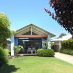 Quiet Cottage - Accommodation Gladstone 0