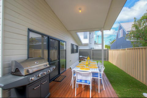 A Little Luxury In Town - Accommodation Gladstone 2