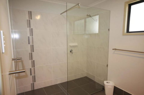 1 Naiad Court Lowset Family Home With Swimming Pool & Covered Deck. Pet Friendly - Accommodation Gladstone 2