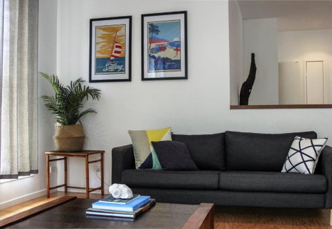 17 Naiad Court Modern Open Plan Family Home With Covered Outdoor Area & Double Lock Up Garage - Accommodation Gladstone 2