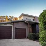 17 Naiad Court Modern Open Plan Family Home With Covered Outdoor Area & Double Lock Up Garage - Accommodation Gladstone 0