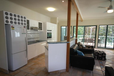 20 Orania Court Spacious Home With Swimming Pool - Accommodation Gladstone 1