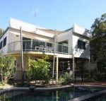 20 Orania Court Spacious home with swimming pool - Accommodation Gladstone