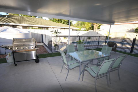 62 Tingira Close Modern Lowset Home With Swimming Pool Outdoor Area Ample Parking. Pet Friendly - Accommodation Gladstone 2