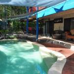 43 Double Island Drive Two Level Holiday Home With Swimming Pool. Located Close To Beach & CBD - Accommodation Gladstone 0