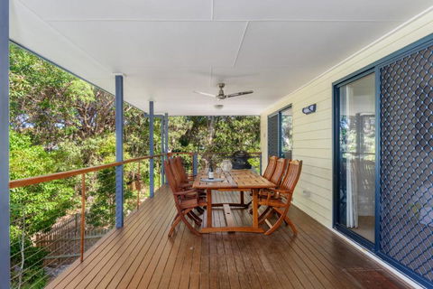12 Ibis Court Highset Beach House With Natural Bushland Gardens & Covered Decks - Accommodation Gladstone 6