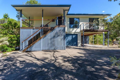 12 Ibis Court Highset Beach House With Natural Bushland Gardens & Covered Decks - Accommodation Gladstone 5