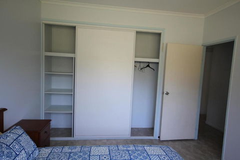 CASTAWAY BEACH HOUSE - Accommodation Gladstone 5