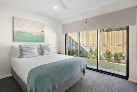 WHITSUNDAY Brand New Townhouse Close To Boardwalk - Accommodation Gladstone 3