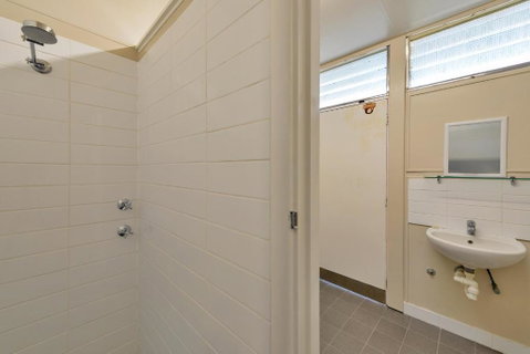 Getaway Villas Unit 38 9 1 Bedroom Separate Private Bathroom - Accommodation Gladstone 6