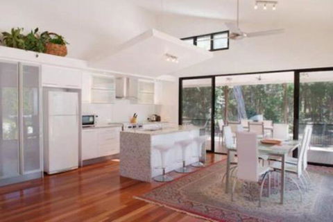 33 Esprit Drive Rainbow Shores Style Comfort & Relaxation Pets Welcome Pool - Accommodation Gladstone 3
