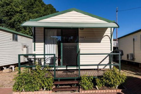 Sunset Top Tourist Park - Accommodation Gladstone 2