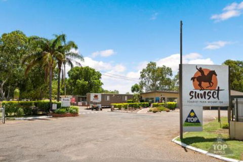 Sunset Top Tourist Park - Accommodation Gladstone 0