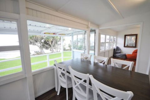 Golden Sands At Beachmere - Accommodation Gladstone 0