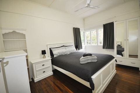 Golden Sands At Beachmere - Accommodation Gladstone 4