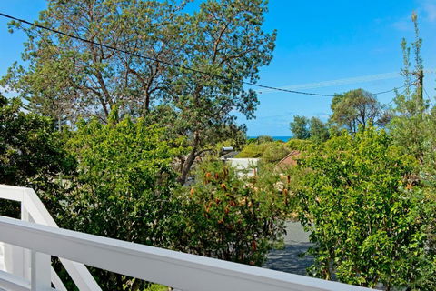Salt Breeze - Accommodation Gladstone 5