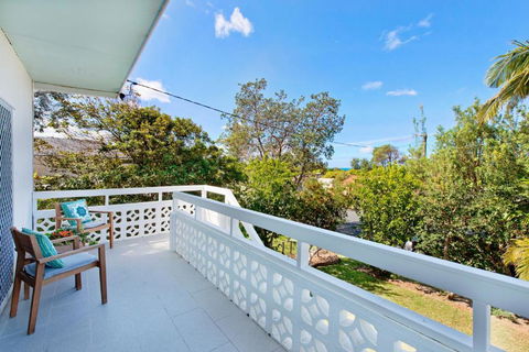 Salt Breeze - Accommodation Gladstone 1