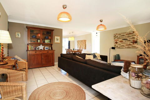 Innisfree Pet Friendly 2 Mins To Beach - Accommodation Gladstone 5