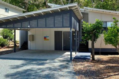 Bluewater 2 Rainbow Shores Walk To Beach Private & Stylish Beach Escape All On Level - Accommodation Gladstone 0
