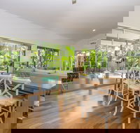 Whispering Palms - Accommodation Gladstone