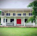 Holiday Rental Huge House With Beach Views - Accommodation Gladstone