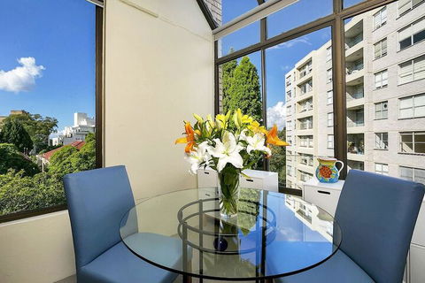 HAMP1 Bright Apartment In Cremorne - Accommodation Gladstone 5