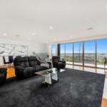 BENGALEE EXECUTIVE TOWNHOUSE MODERN & STYLISH - Accommodation Gladstone 0