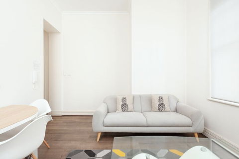 Stunning Sydney Home 7 - Accommodation Gladstone 3