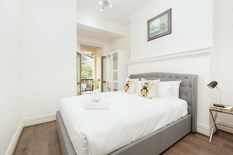 Stunning Sydney Home 4 - Accommodation Gladstone 6