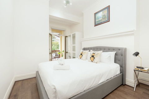 Stunning Sydney Home 10 - Accommodation Gladstone 2