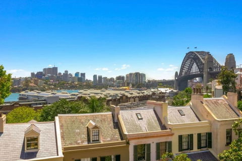 Stunning Sydney Home 10 - Accommodation Gladstone 3