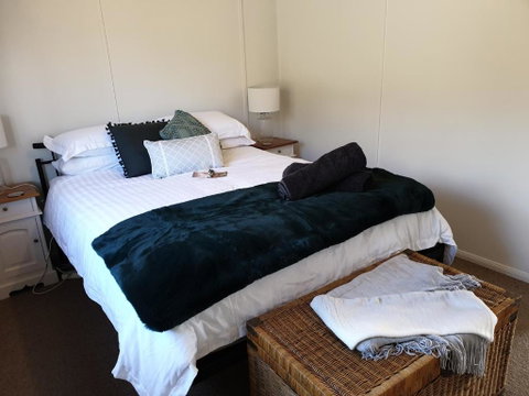 R & R On The Ravine - Accommodation Gladstone 1