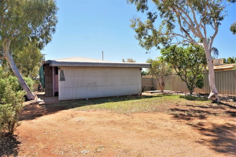 10 Tautog Street - Accommodation Gladstone 2