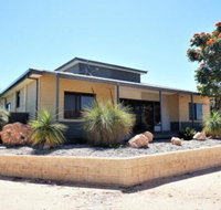 2 Trout Place 4 Bedroom Holiday Home for the Nautical Adventurers - Accommodation Gladstone