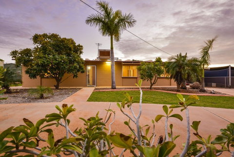 13 Grenadier Street - Accommodation Gladstone 1