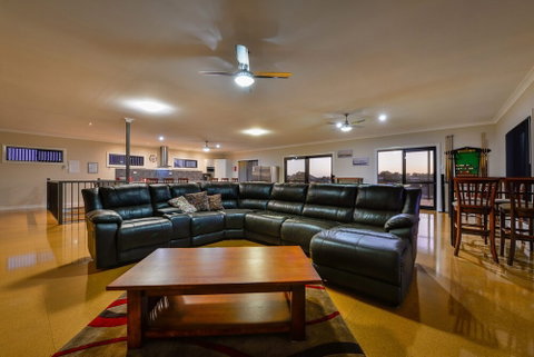 16 Crevalle Way - Accommodation Gladstone 6