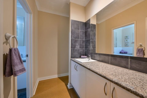 16 Crevalle Way - Accommodation Gladstone 1