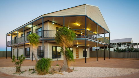 16 Crevalle Way - Accommodation Gladstone 2